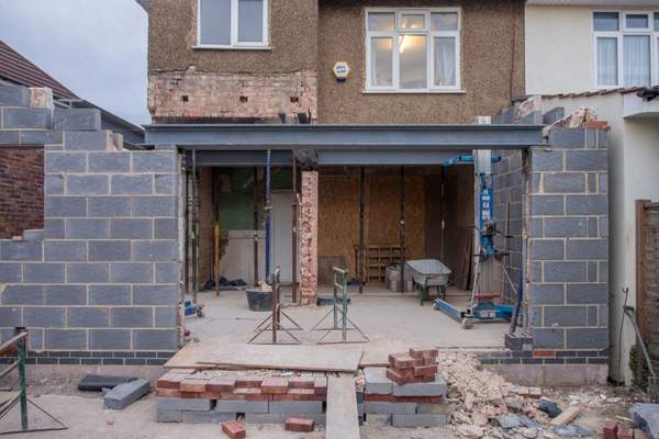 house renovation timeline uk